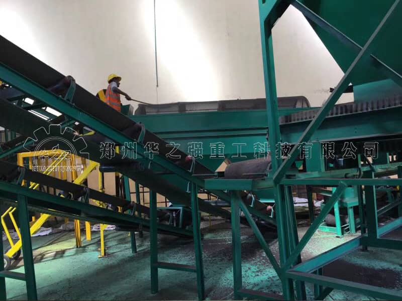 常規(guī)有機肥翻堆機的主要技術性能及技術指標