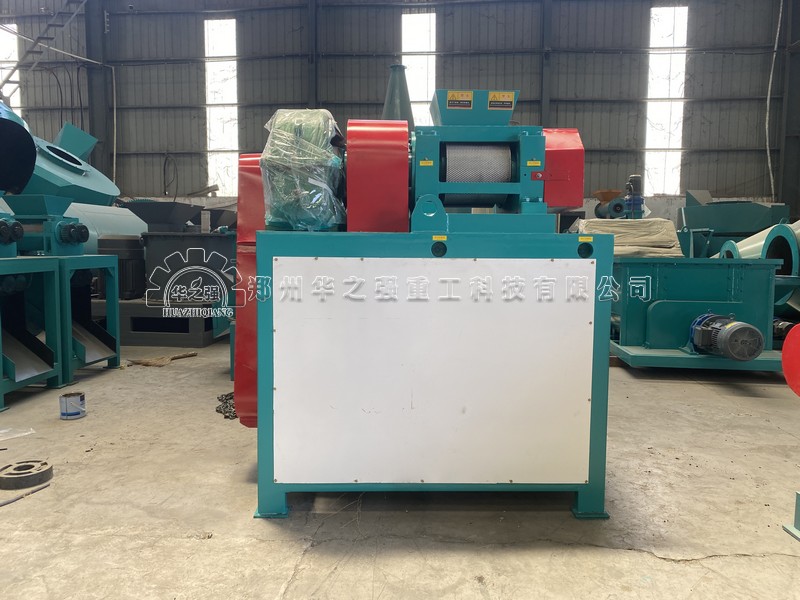 化肥對(duì)輥擠壓造粒機(jī)有哪些性能特點(diǎn)?